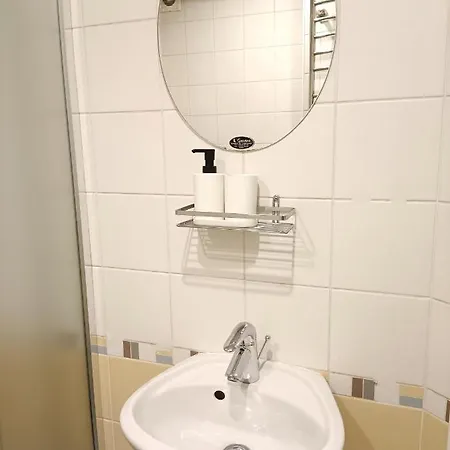 Old Town Sunny Bee Prime Location *