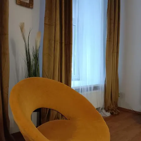 Old Town Sunny Bee Prime Location