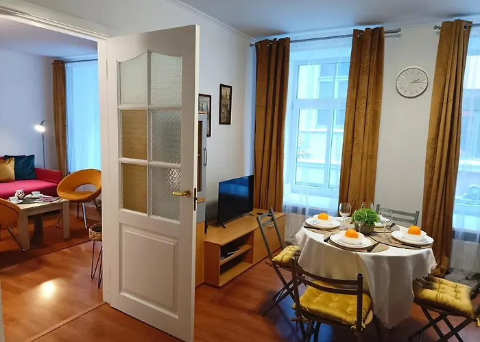 Dream - Old Town Sunny Bee Prime Location Apartment