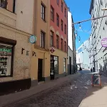 דירה Old Town Sunny Bee Prime Location