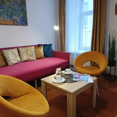 Old Town Sunny Bee Prime Location ריגה